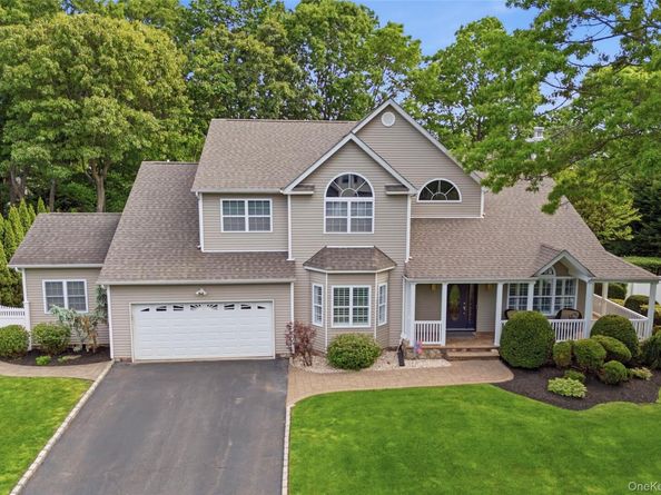 10 Cayla Lane, Port Jefferson NY 11776