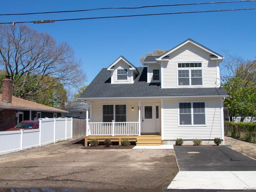 33 Dressel, Mastic NY 11950
