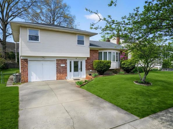42 Edna Drive, Syosset NY 11791