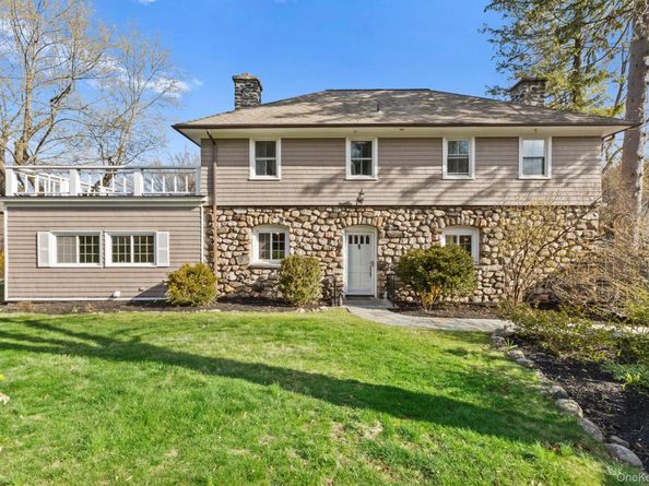 7 Rolling Hills Road, Thornwood NY 10594