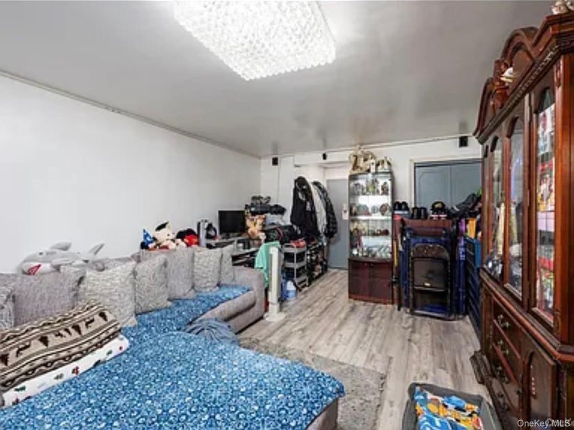 2661 marion ave 5A, Bronx NY 10458