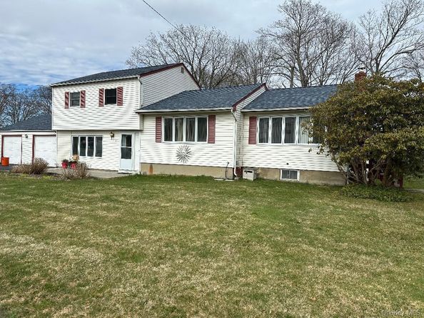 67 Cleremont Avenue, Saint James NY 11780