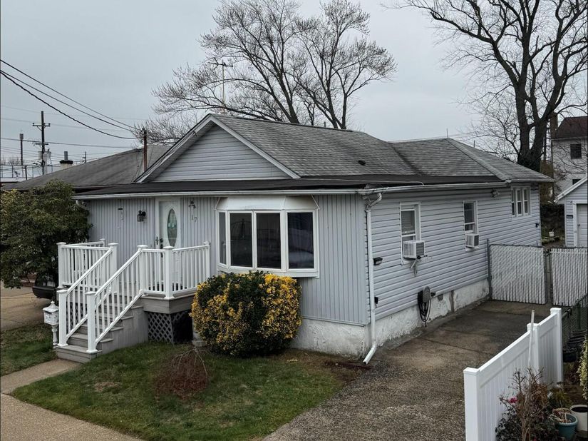 17 Litchfield Avenue, Elmont NY 11003