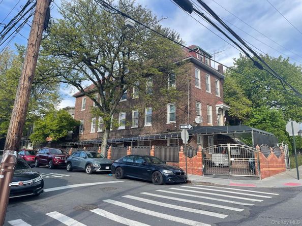 621 E 237th Street, Bronx NY 10466