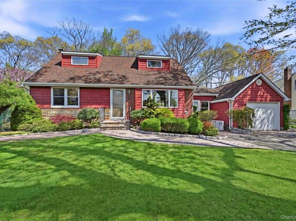 9 Robinson Street, Shoreham NY 11786