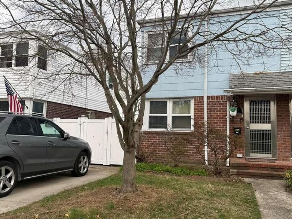 67-04 215th Street, Oakland Gardens NY 11364