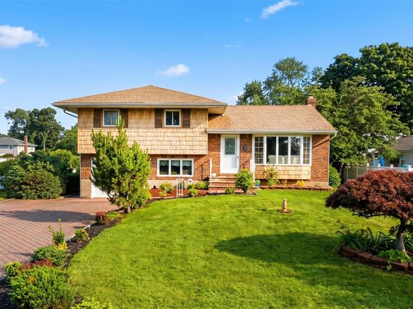 25 Whitebirch Lane, Commack NY 11725