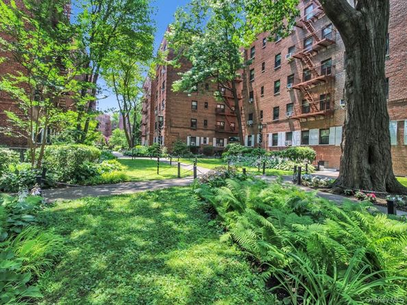 118-60 Metropolitan Avenue 1A, Kew Gardens NY 11415