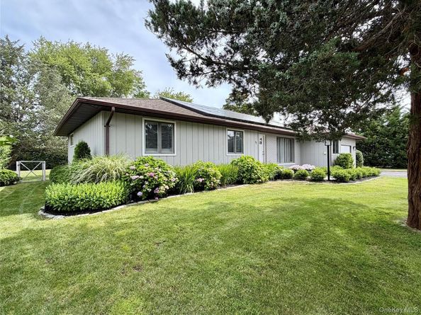 17 Locust Street, Riverhead NY 11901