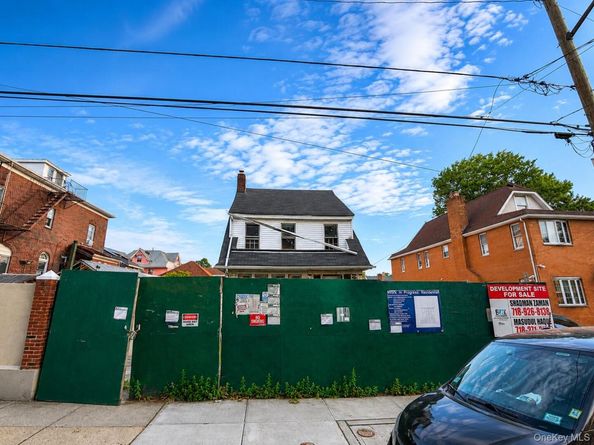8334 169th Street, Jamaica Hills NY 11432