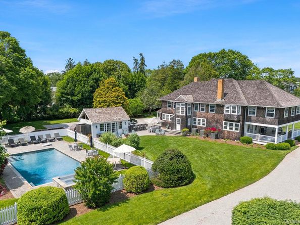41 Seafield Lane, Westhampton Beach NY 11978