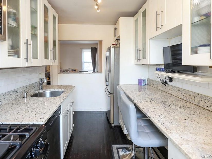 71-11 252 Street 195B, Bellerose NY 11426