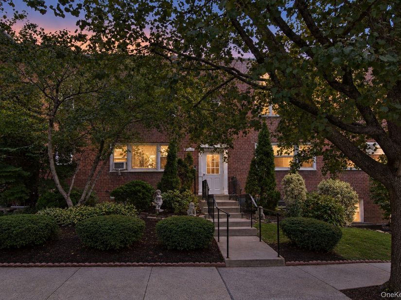 17 Leewood Circle 4R, Eastchester NY 10709