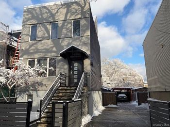 71-61 70th St