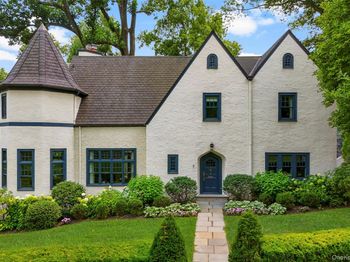1 Huguenot Drive