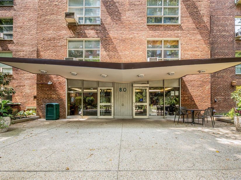 80 La Salle Street 18c, New York (Manhattan) NY 10027