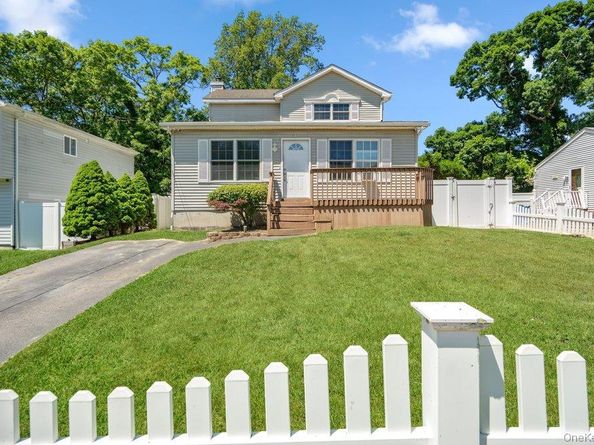 16 Gores Drive, Mastic NY 11950