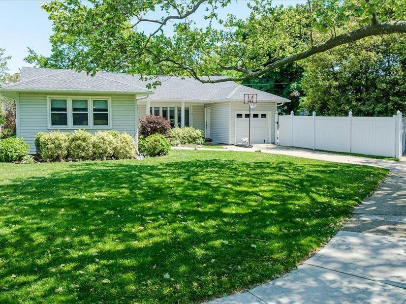 534 Allen Road, Woodmere NY 11598