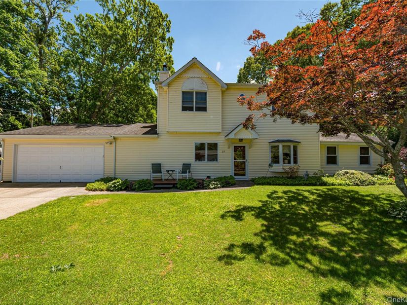 22 Vine Street, Centereach NY 11720