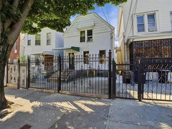 2851 Briggs Avenue