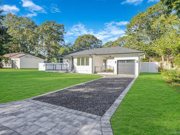 93 Royal Avenue, Riverhead NY 11901