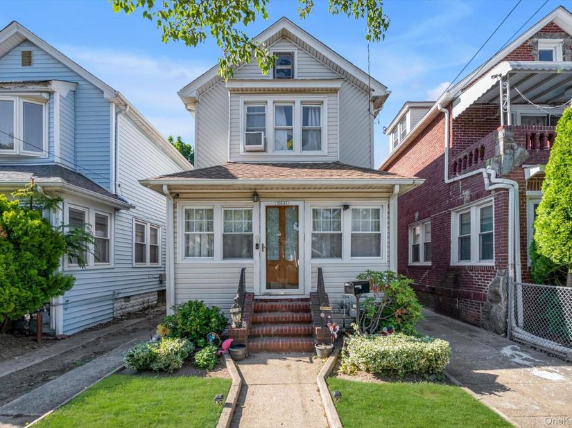 225-13 95th Avenue, Floral Park NY 11001