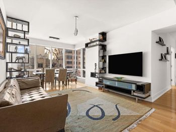 350 W 42ND Street