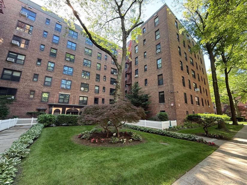 83-20 98 Street 2P, Woodhaven NY 11421