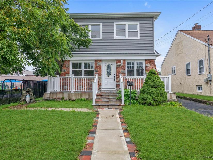 74 Davis Street, East Rockaway NY 11518