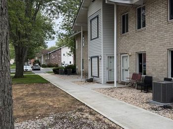 18 Redwood Court
