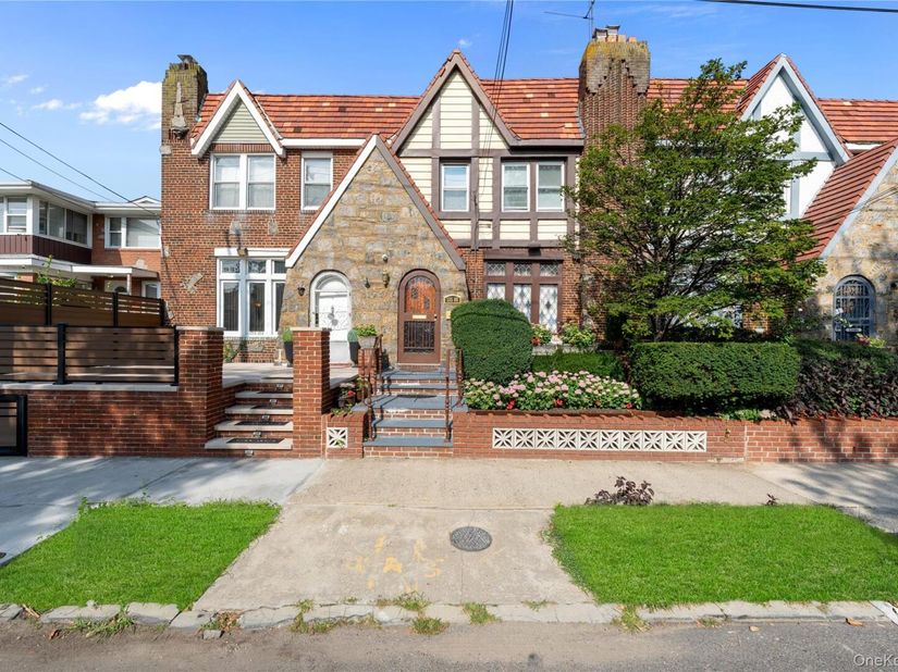 13508 228th Street, Laurelton NY 11413