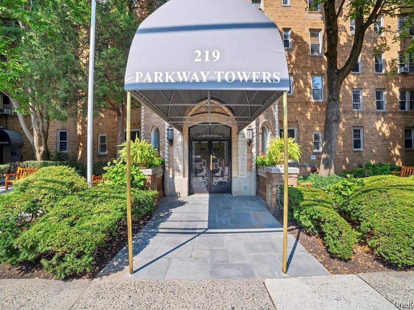 219 Bronx River Road 5A, Yonkers NY 10704