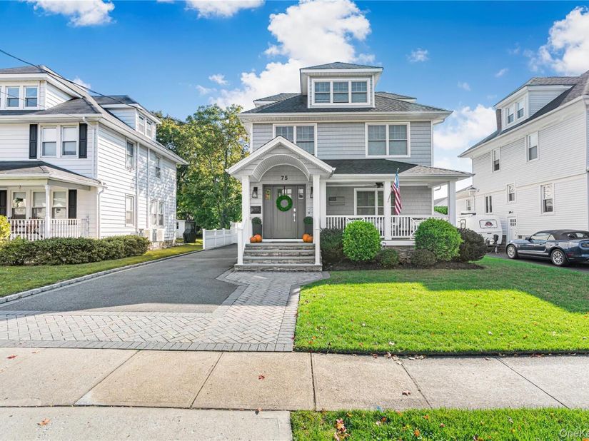 75 Liberty Avenue, Rockville Centre NY 11570