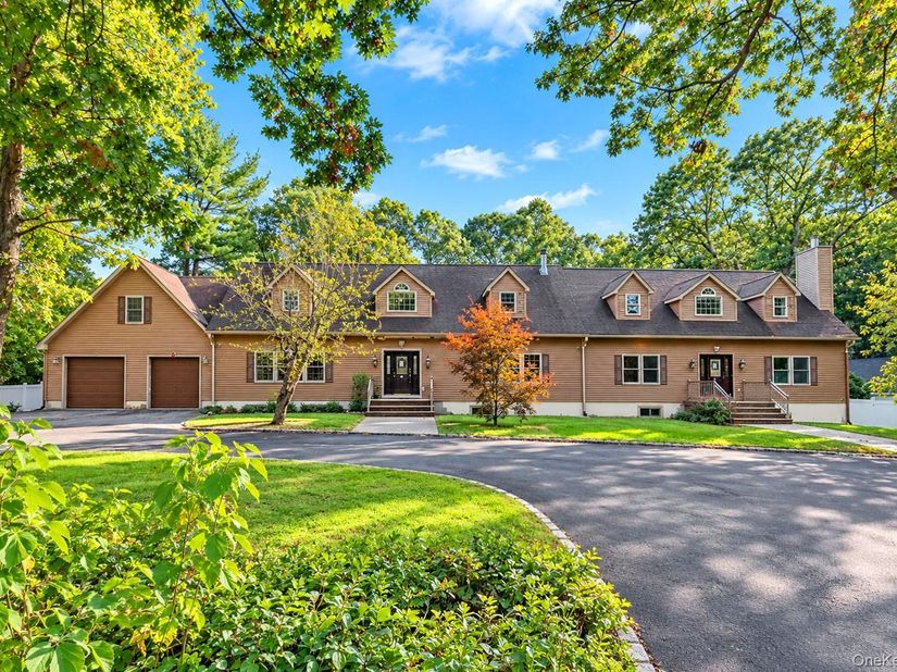 260 Deforest Road N, Dix Hills NY 11746