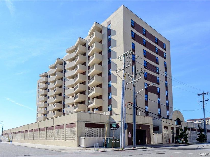 360 Shore Road 3B, Long Beach NY 11561