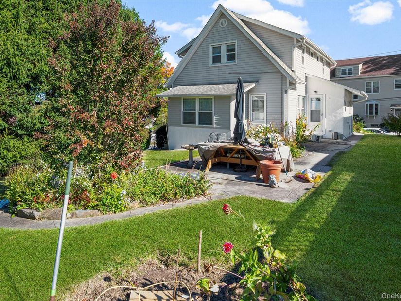 27 AKA 104 Thomas Place, Yonkers NY 10701