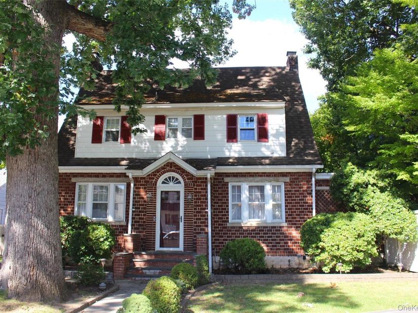 21215 33rd Avenue, Bayside NY 11361