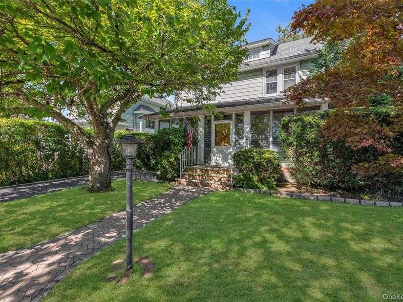 63 Oak Street, Lynbrook NY 11563