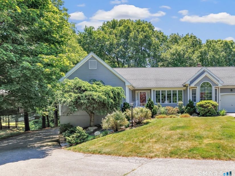 435 Navajo Loop 435, Shelton CT 06484