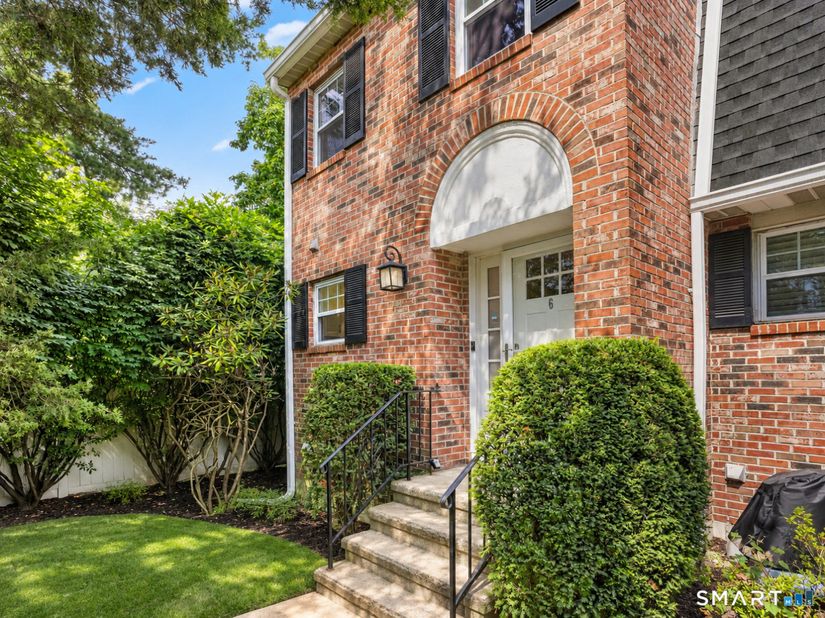 19 Colonial Road 6, Stamford CT 06906