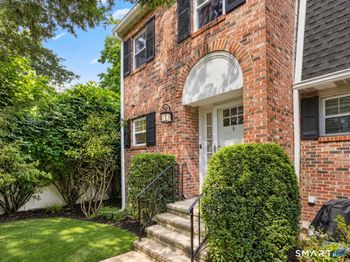 19 Colonial Road