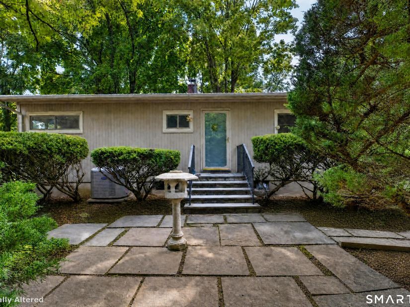 9 Stonecrop Road, Norwalk CT 06851