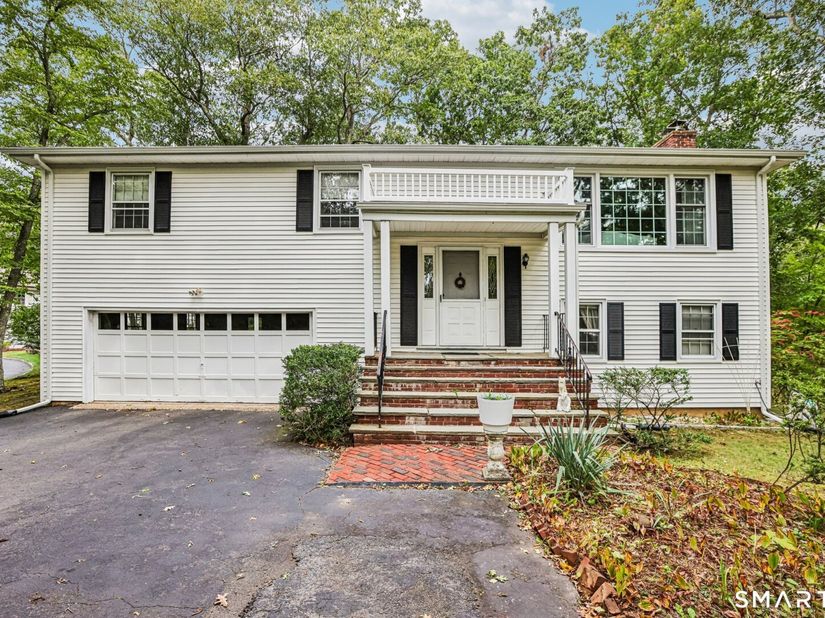 14 Chipping Lane, Norwalk CT 06854