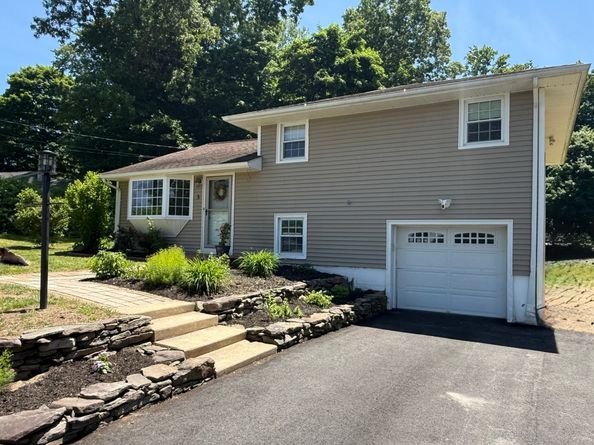 3 Woodview Drive, Brookfield CT 06804