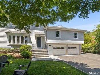 9 Deluca Drive