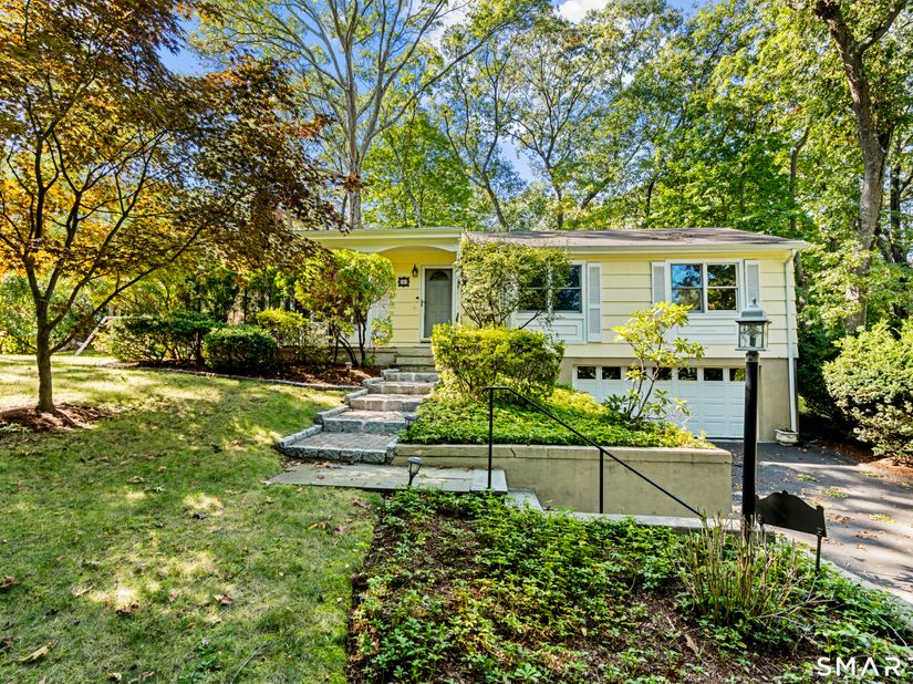 6 Vanderbilt Avenue, Norwalk CT 06854