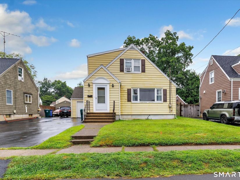 90 Ulrich Road, Stratford CT 06614