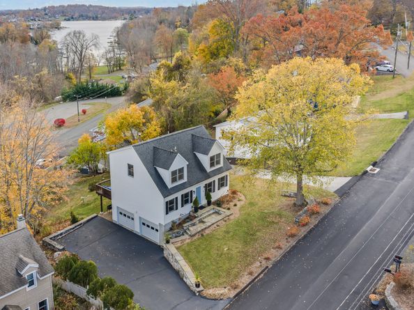 15 Berkshire Drive, Brookfield CT 06804