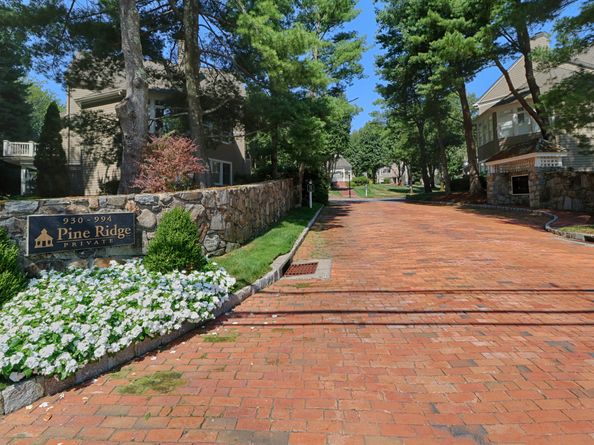 972 S Pine Creek Road 972, Fairfield CT 06824