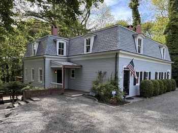 47 Hollow Tree Ridge Road